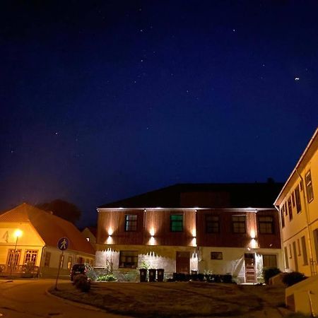 Metras Maja Hotel Aizpute Exterior foto